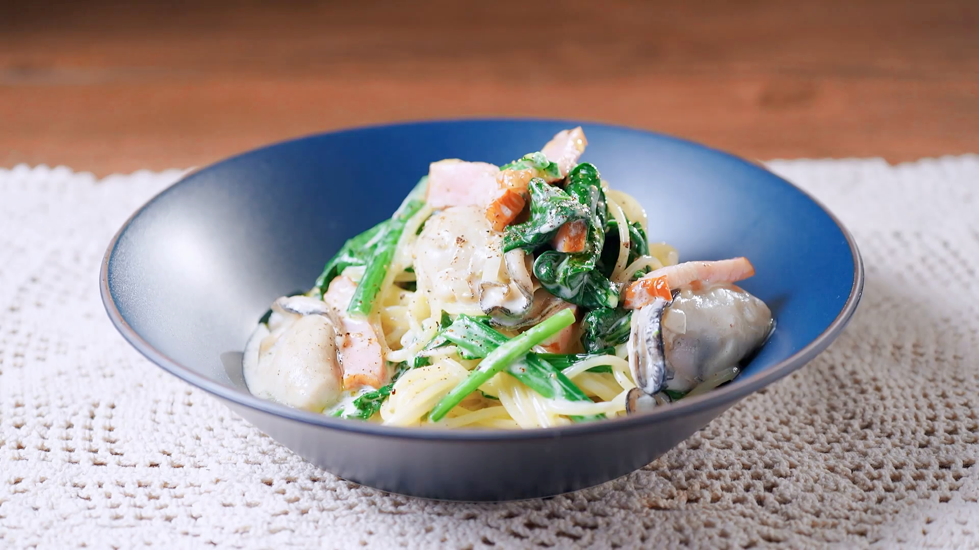 牡蠣とホウレンソウのクリームソースパスタ