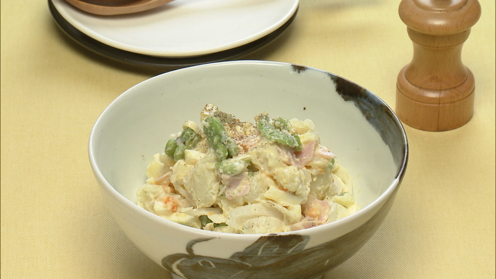 そら豆のポテトサラダ／ゆで卵ソースのサラダ