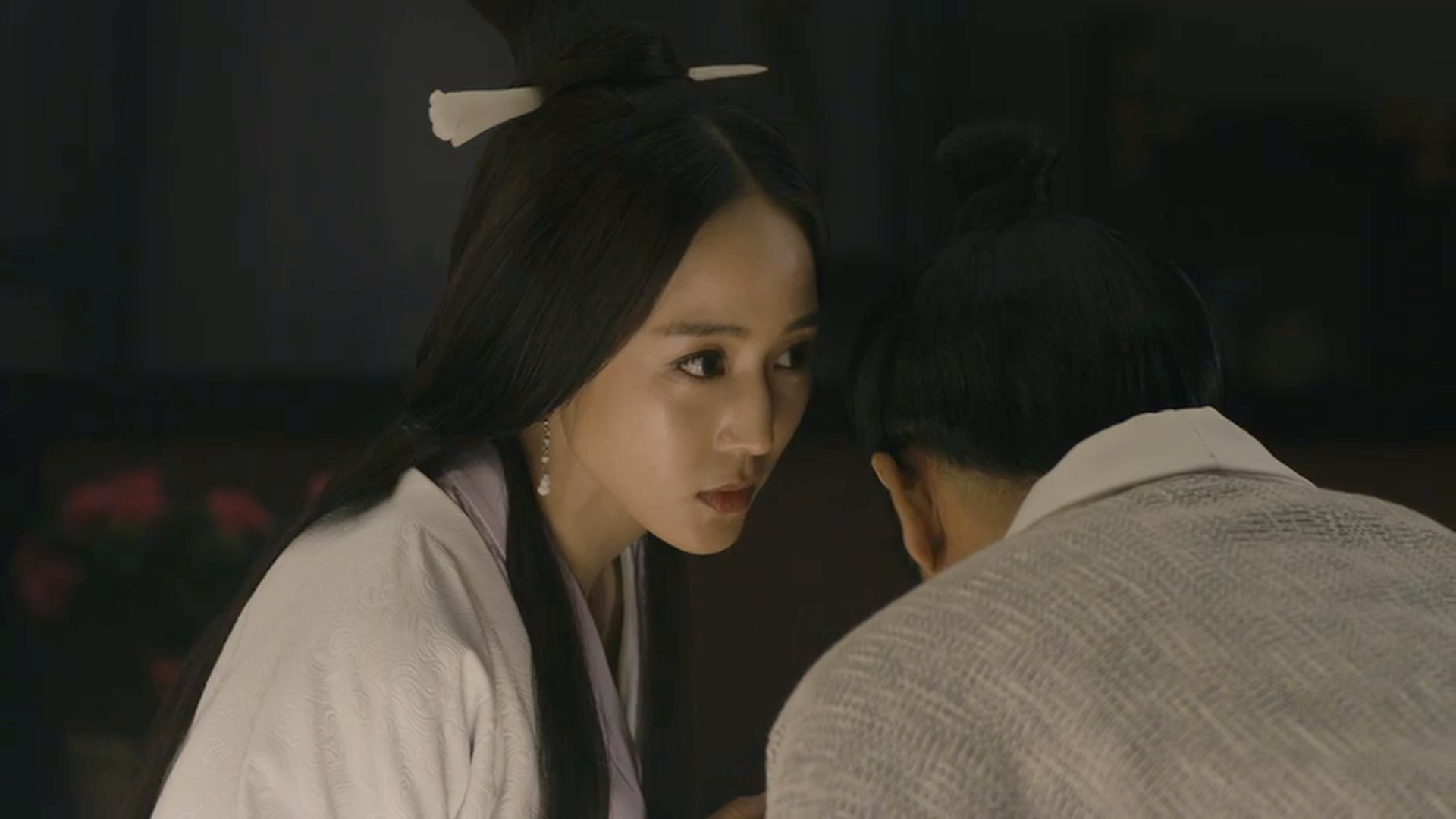 (字) 女たちの暗躍