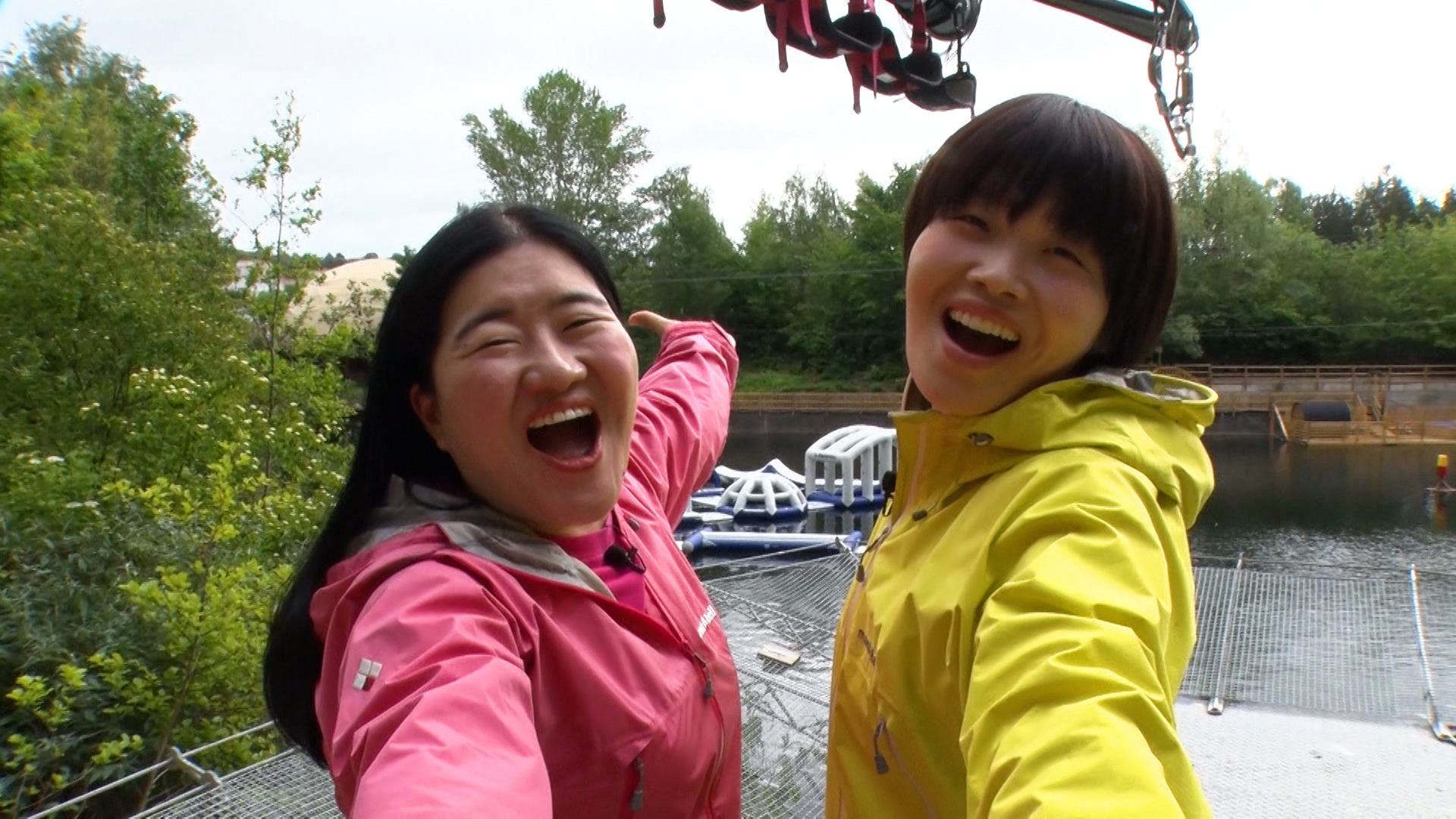 ガンバレ【ロンドン衝撃魔女変身】&あさこ【南国爆笑体当たりアート】