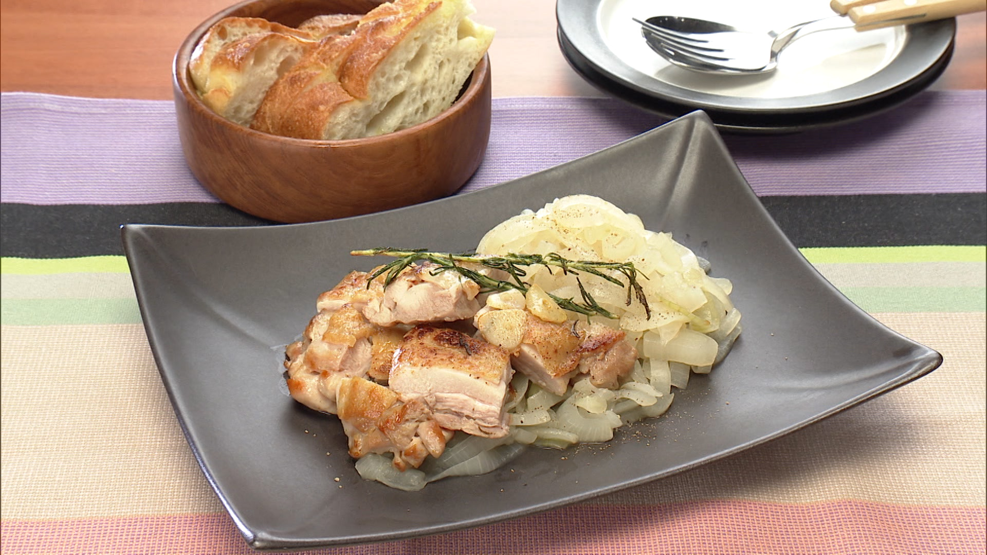 チキンソテー 玉ねぎのアグロドルチェ