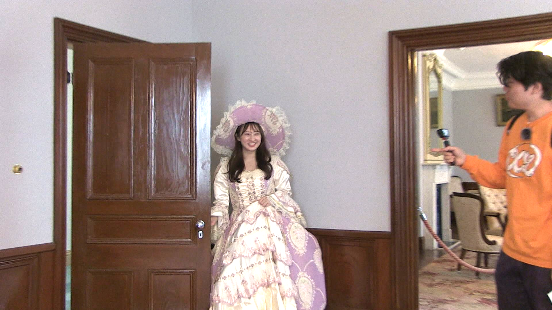 三上悠亜が恋に奥手な男子に命令!? ★猪苗代湖徒歩で一周ロケ