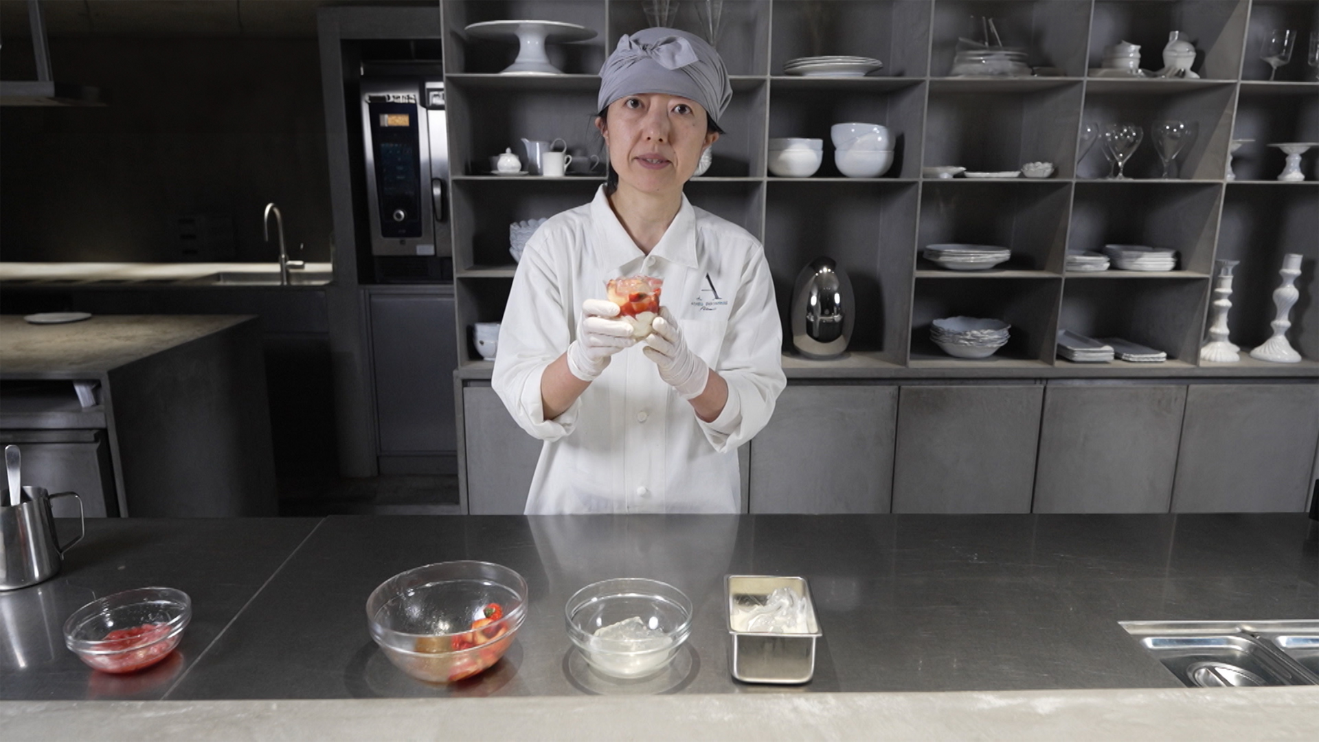 イチゴのミルクプリン