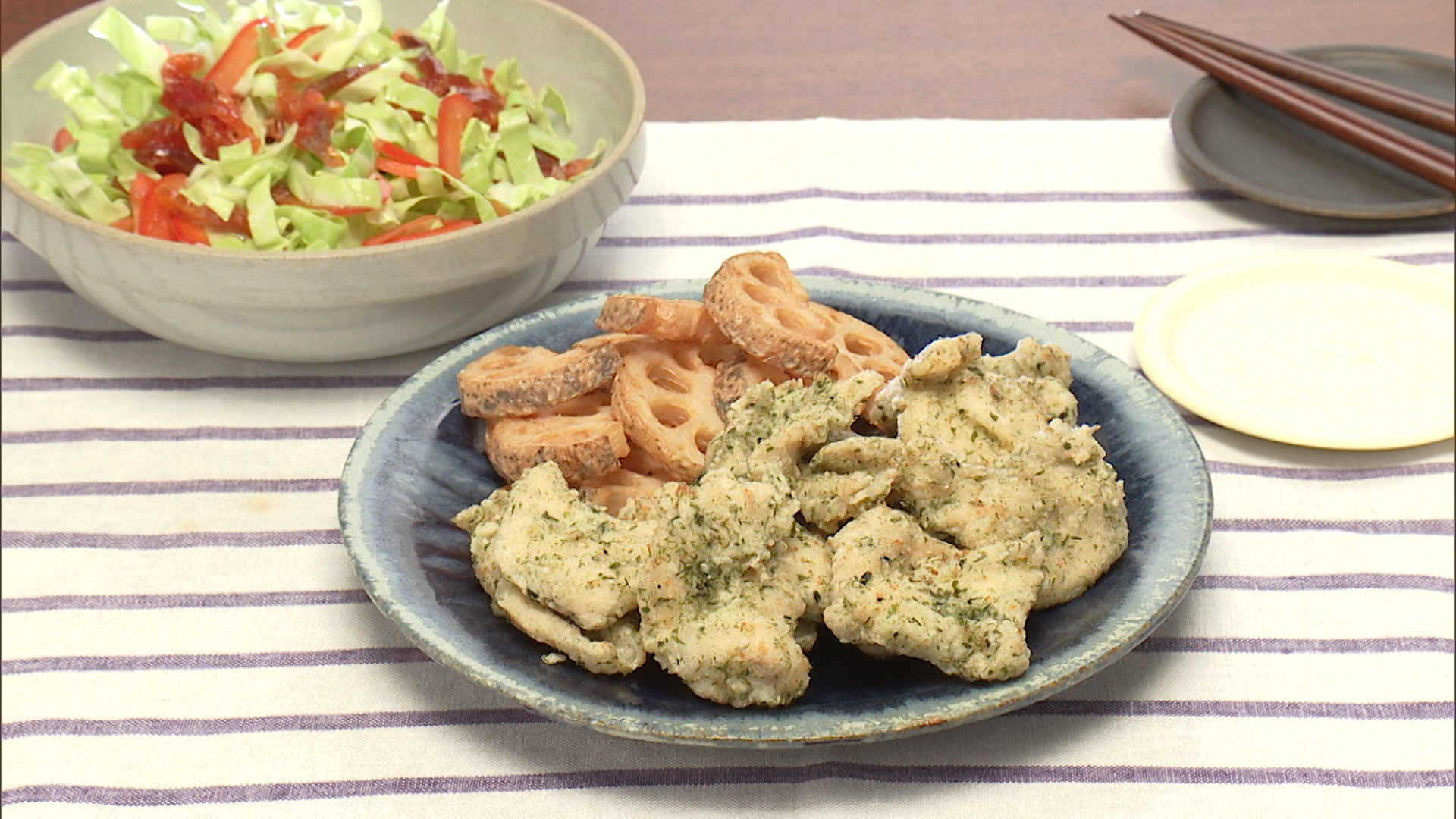 鶏胸肉の磯辺揚げ／キャベツと干し柿のサラダ