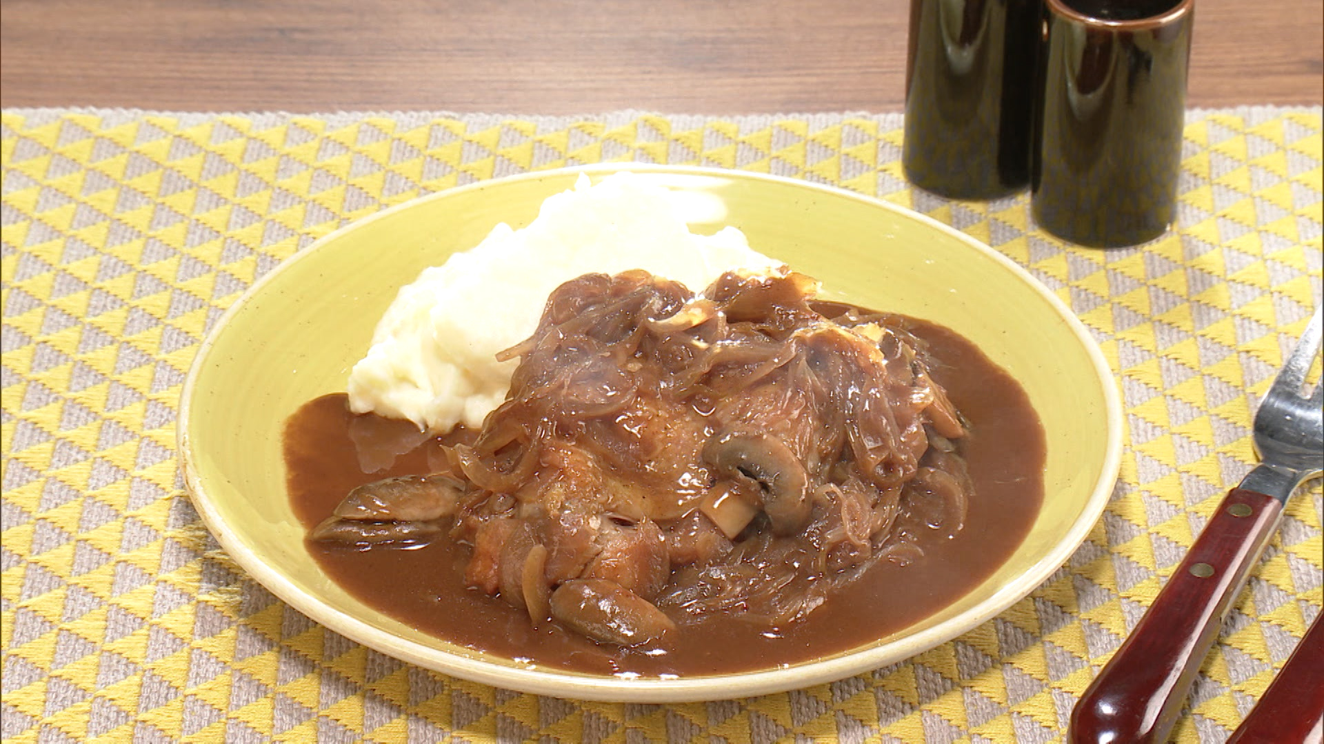 鶏肉の炒め玉ねぎドミソース