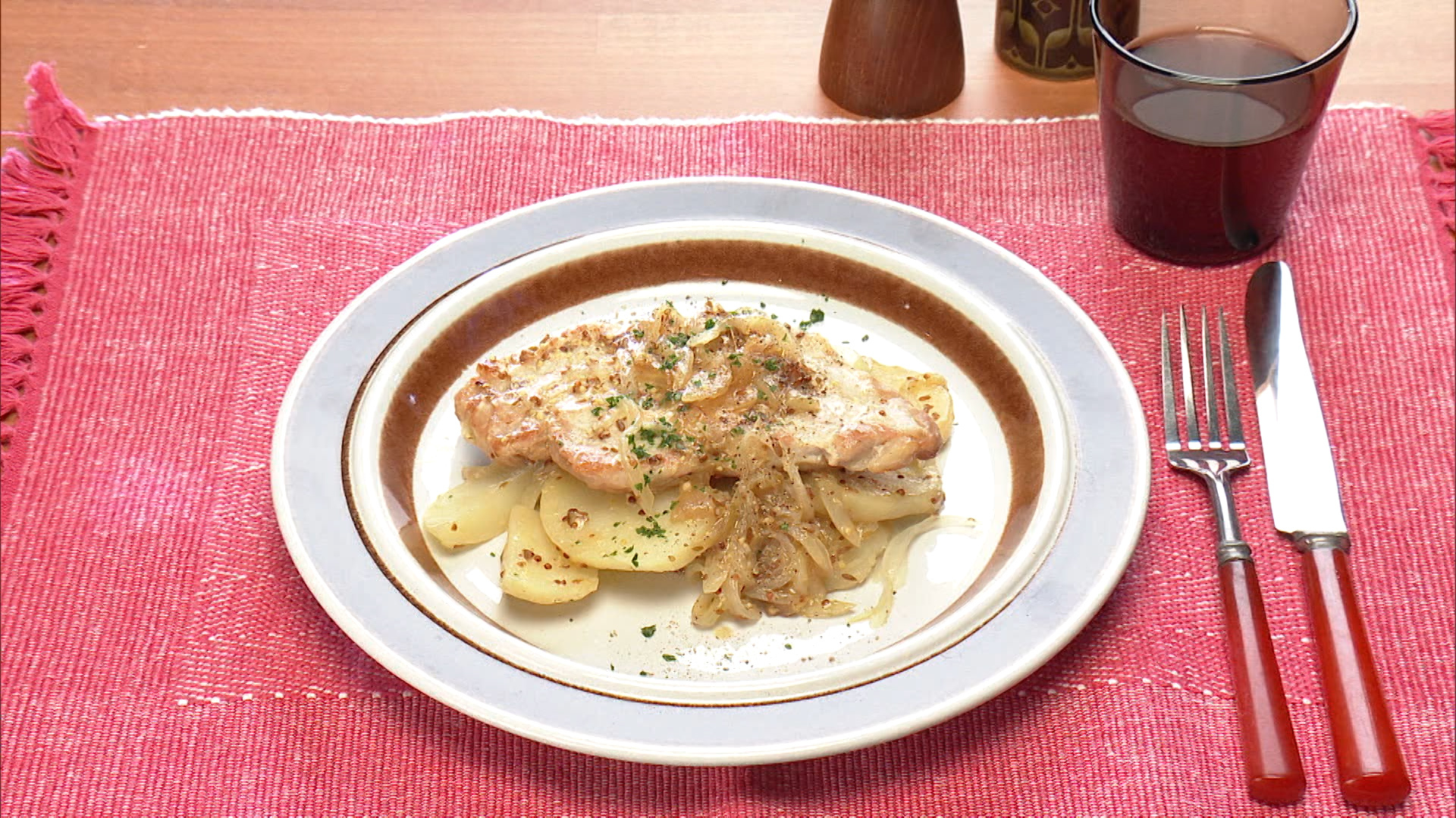 豚肉とじゃが芋のクミンマスタード焼き