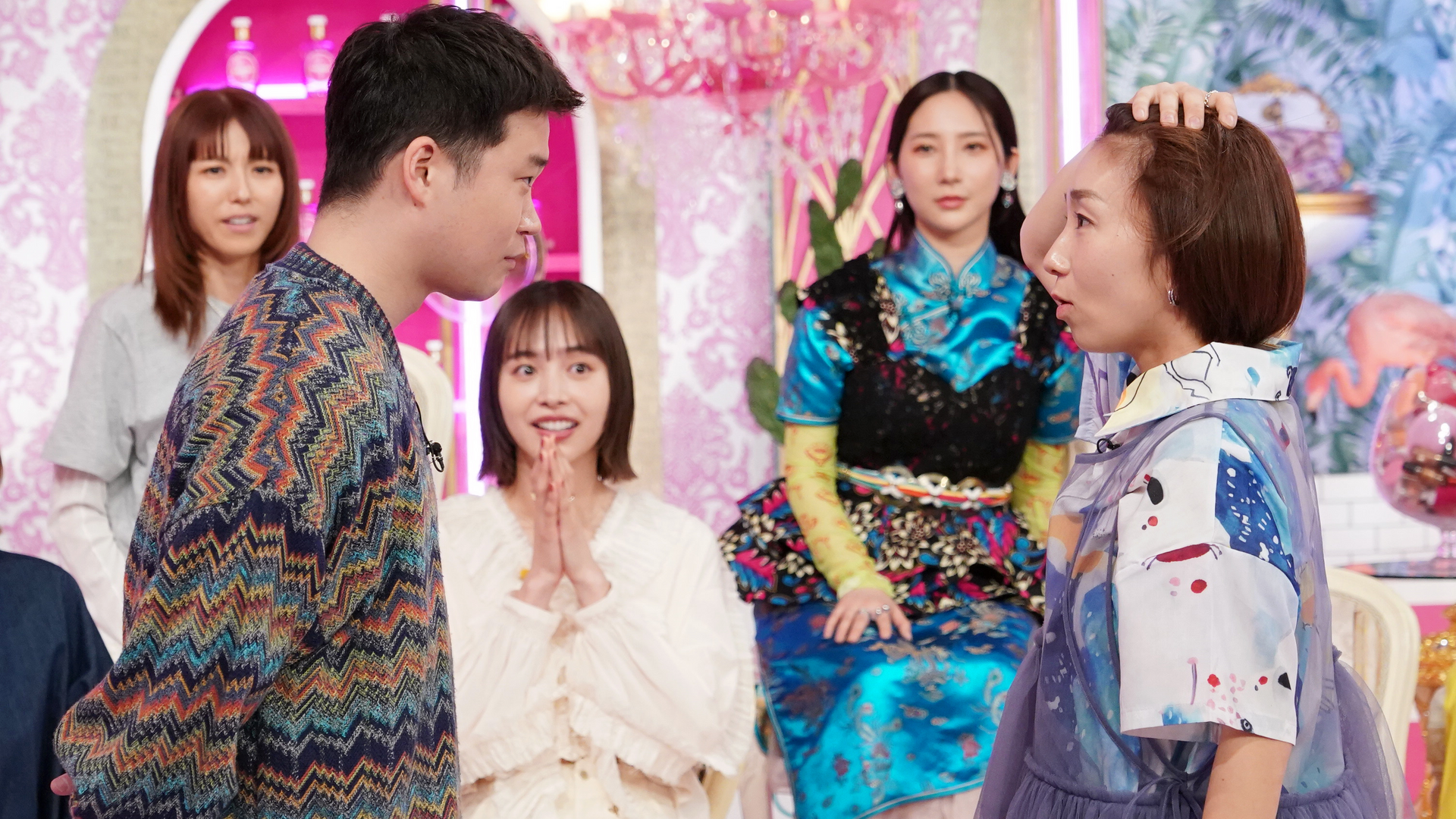 ネットデマ&悪徳商法AI詐欺にダマされやすいVS疑り深い女