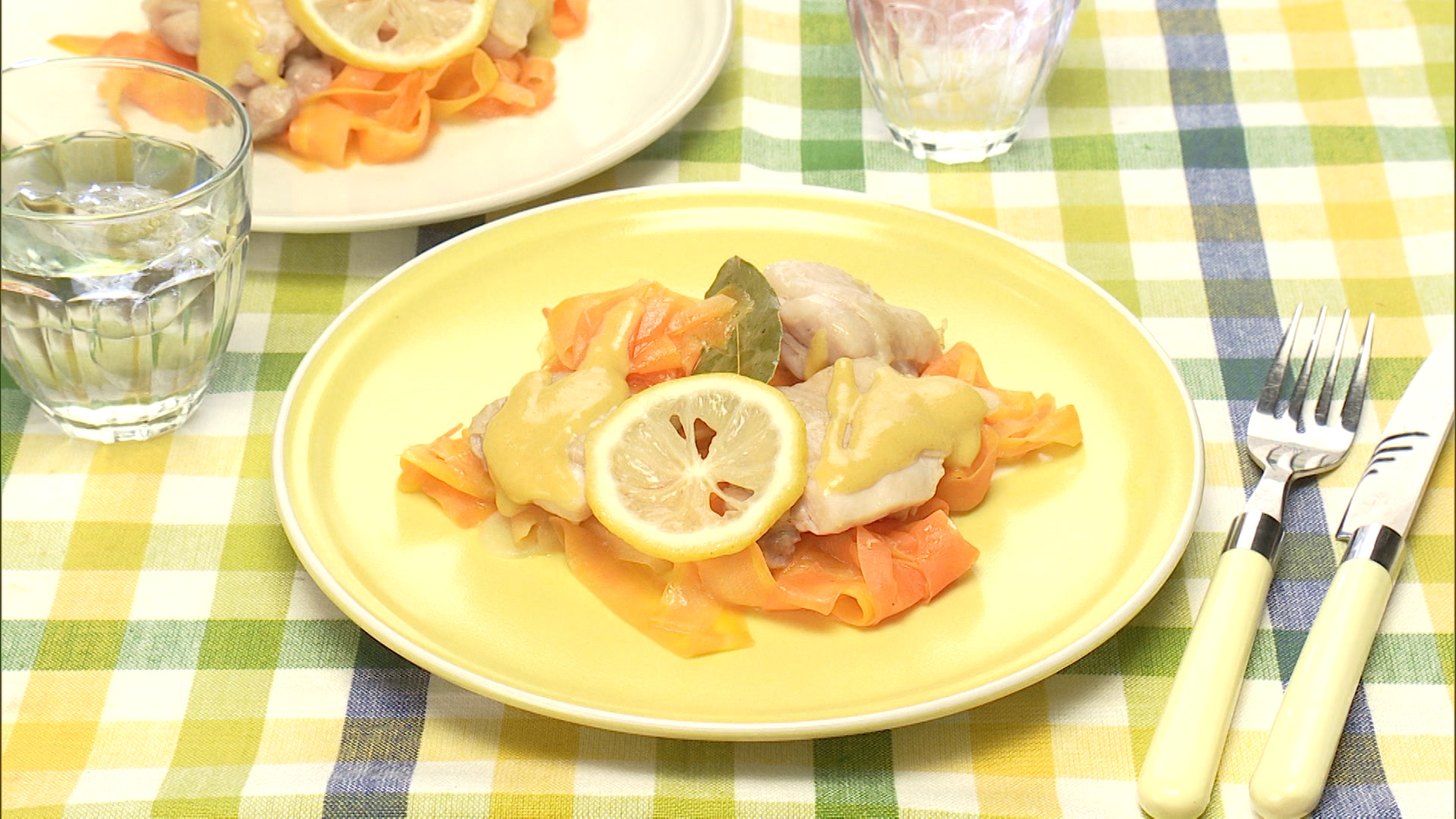 鶏肉とひらひらにんじんの重ね蒸し