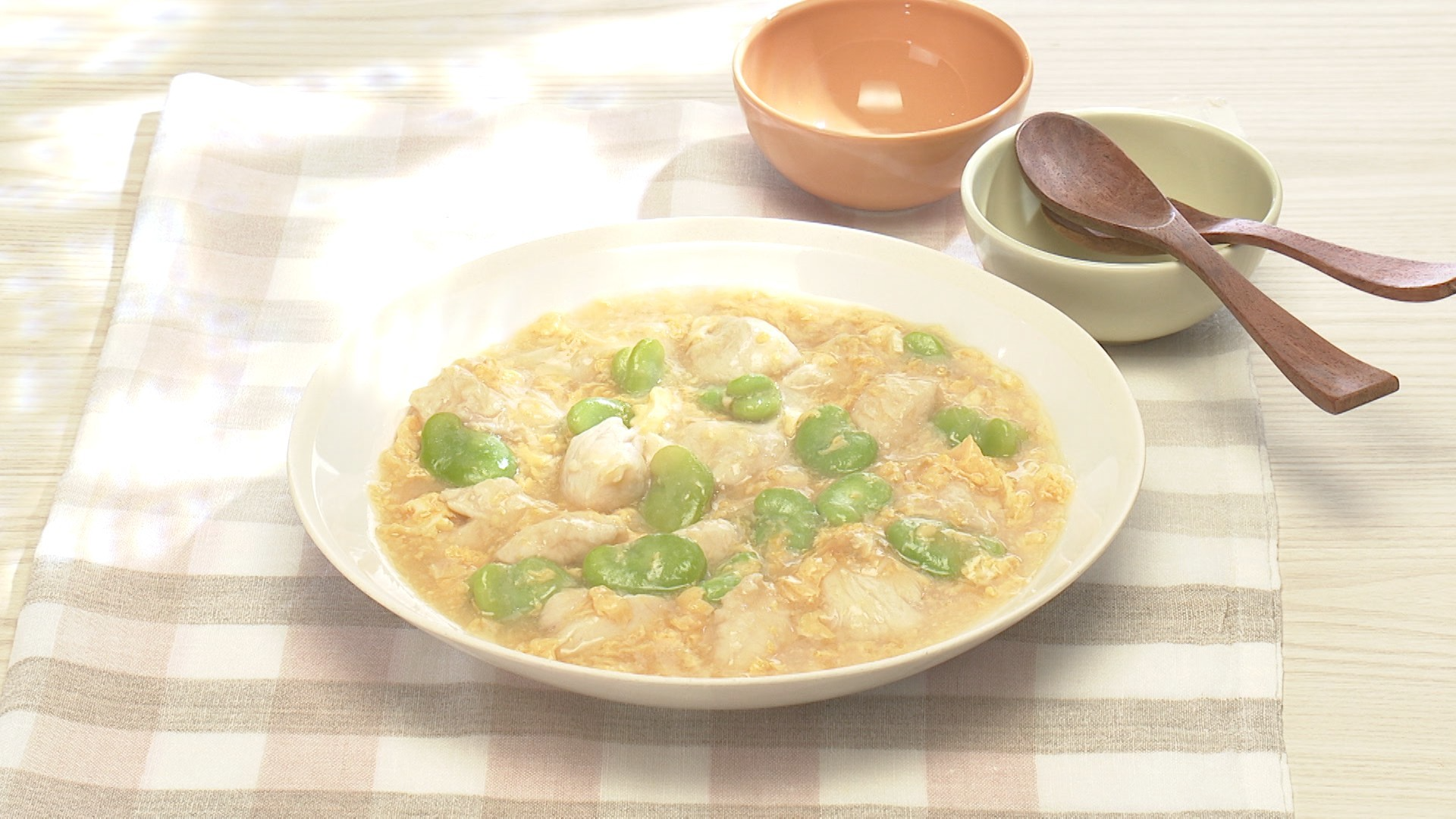 そら豆と鶏ささ身の卵あん