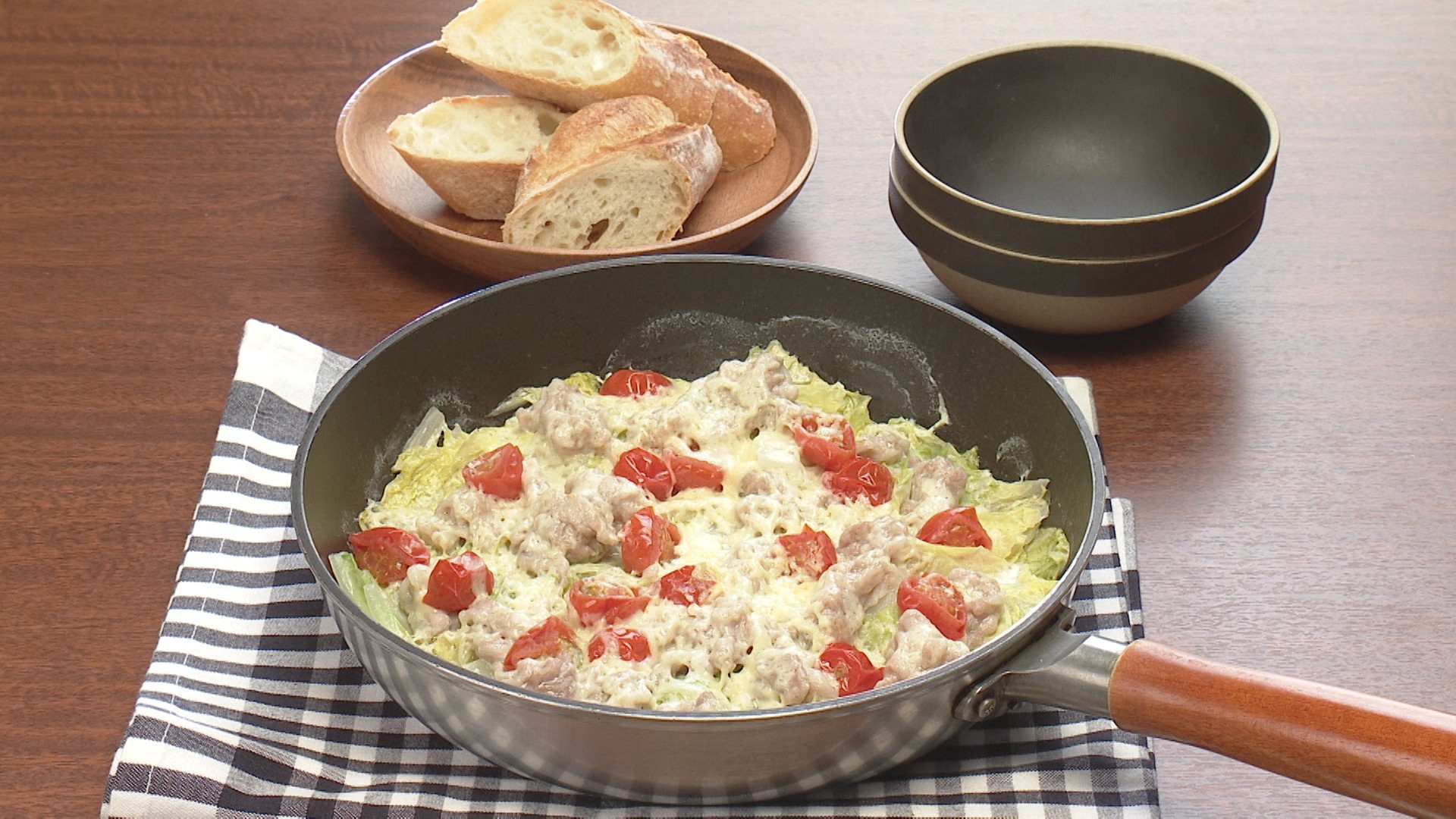 白菜と豚こまのトマトチーズ蒸し