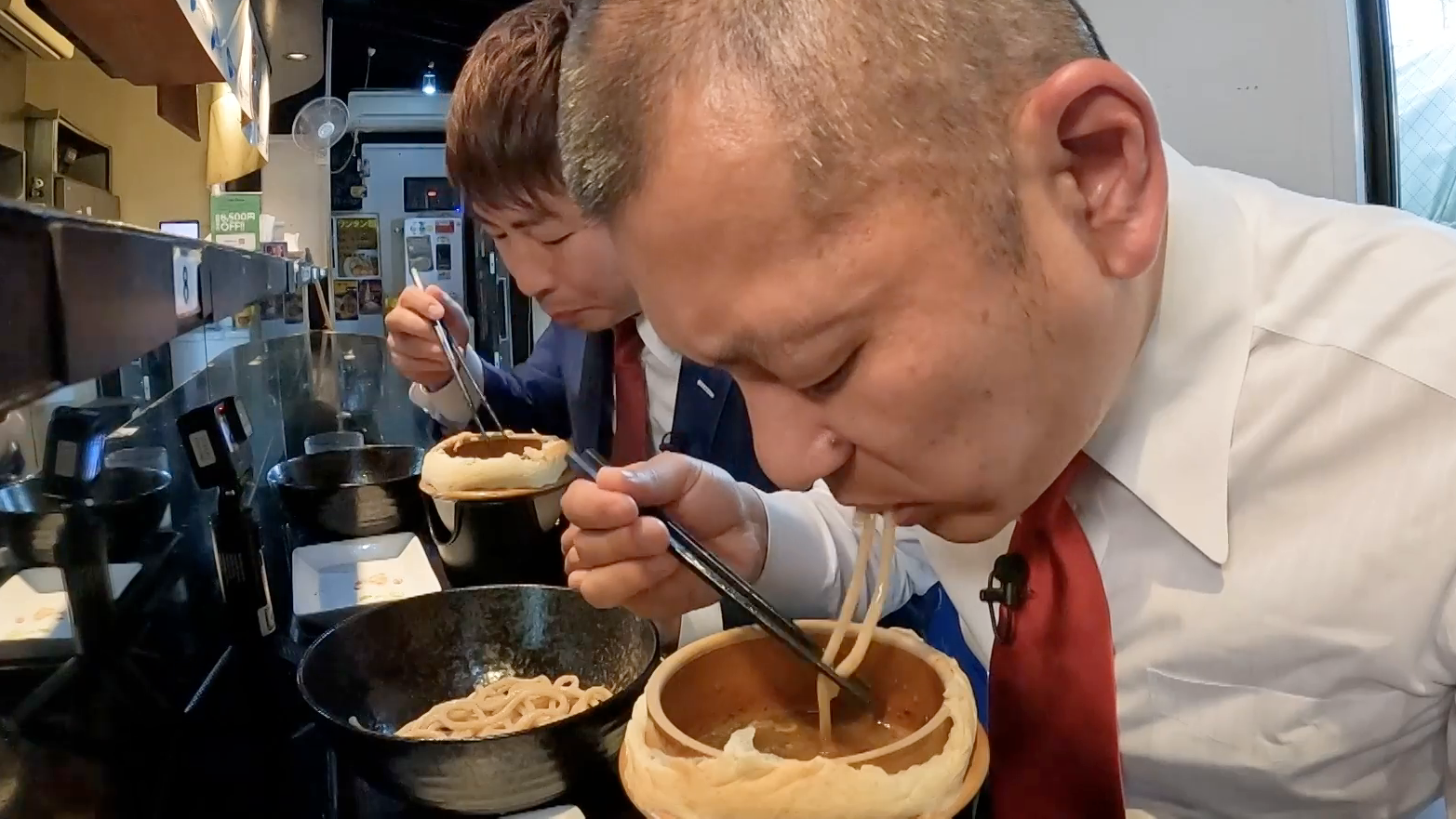 「パイ生地に包まれたラーメン」「一度で二度楽しめるラーメン」