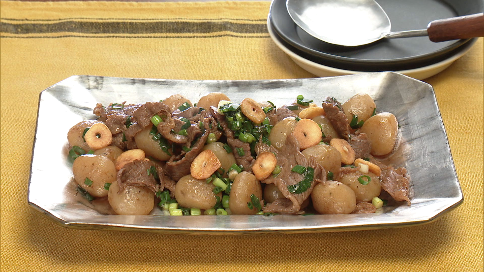 牛肉と玉こんにゃくの甘辛炒め