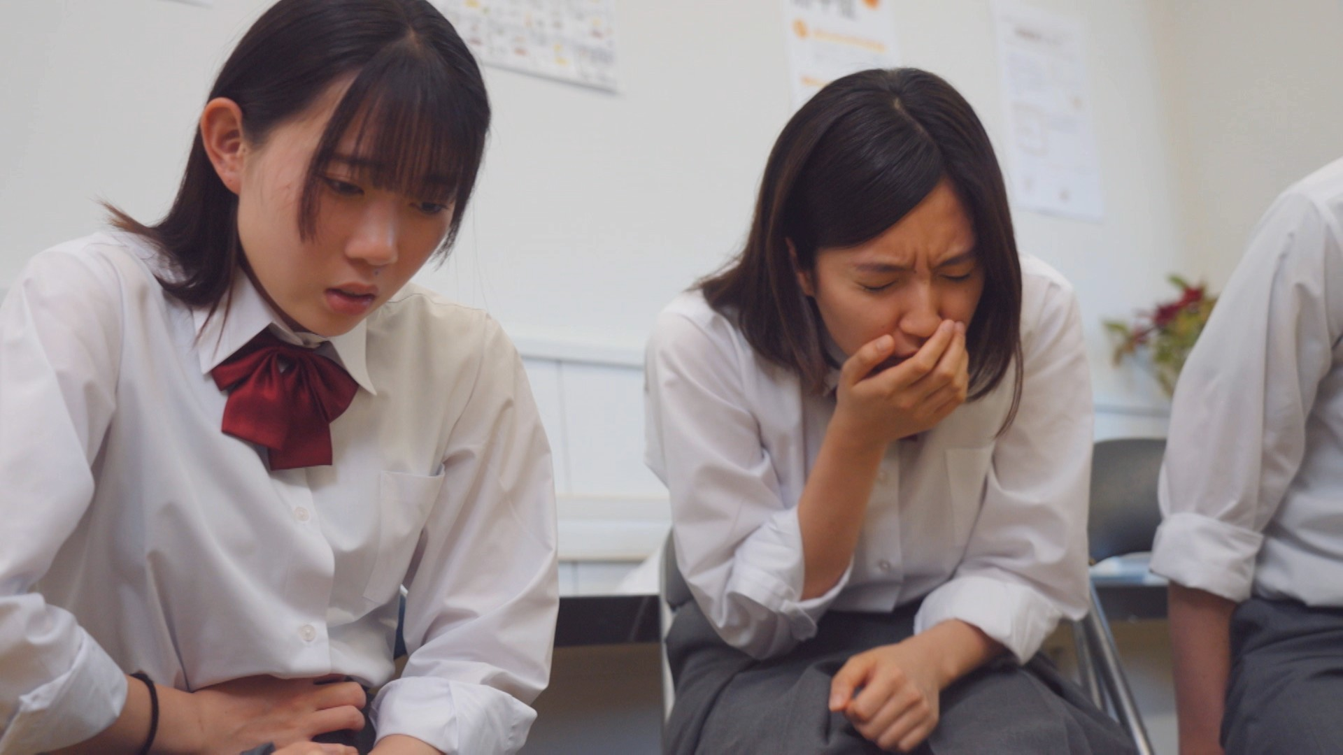 命脅かす食の危険! SNS話題の菓子食べ高校生次々救急搬送の怪