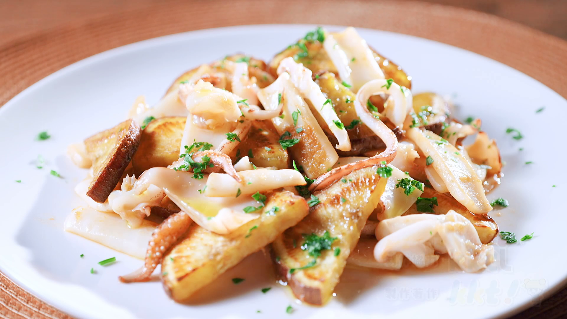 イカとサツマイモのバターしょうゆ炒め