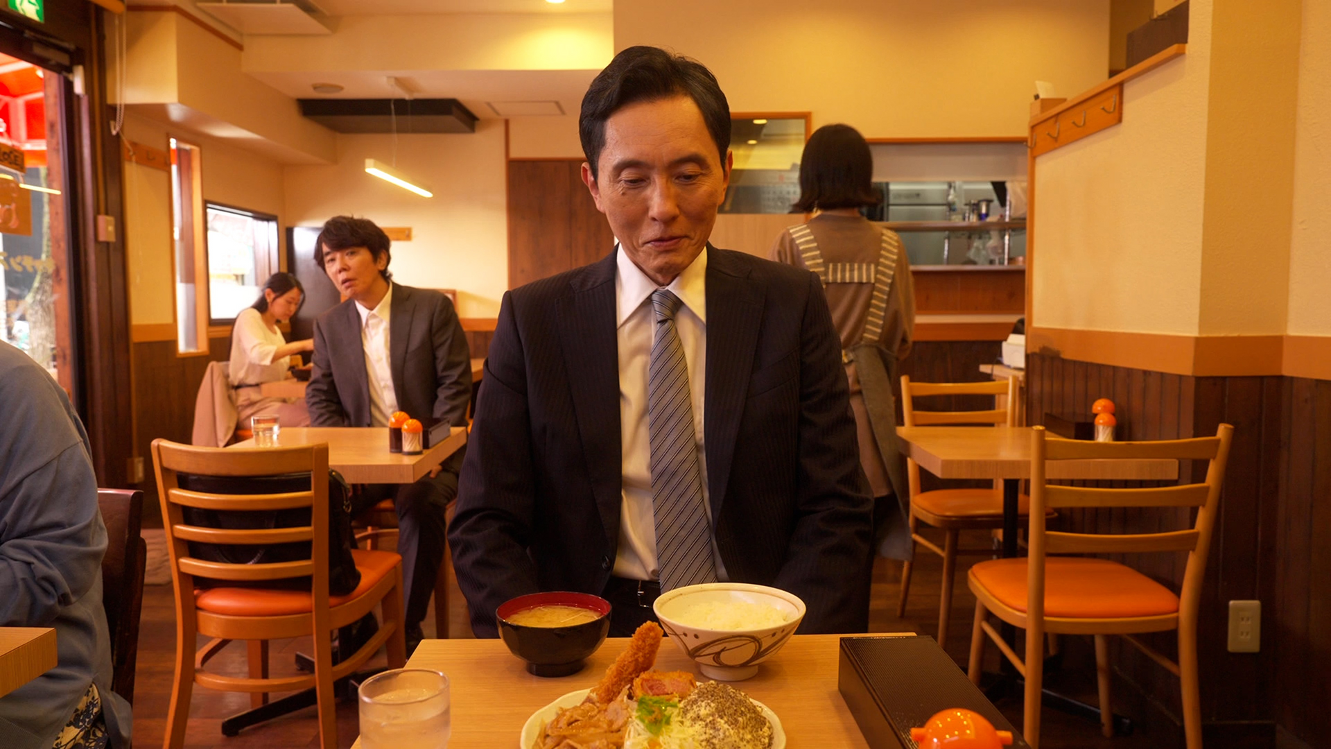 埼玉県川口市の目玉焼きハンバーグと雲丹クリームコロッケ