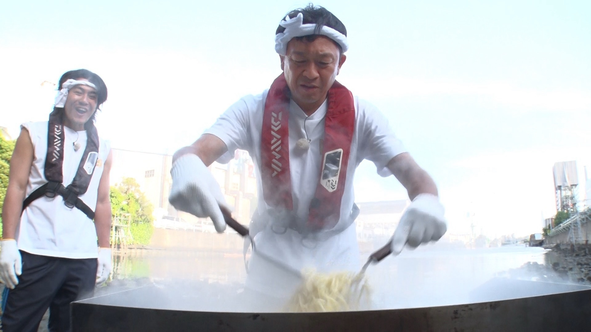 慎太郎が海にダイブ&タコ調査! 高級イカで城島魂の焼そば