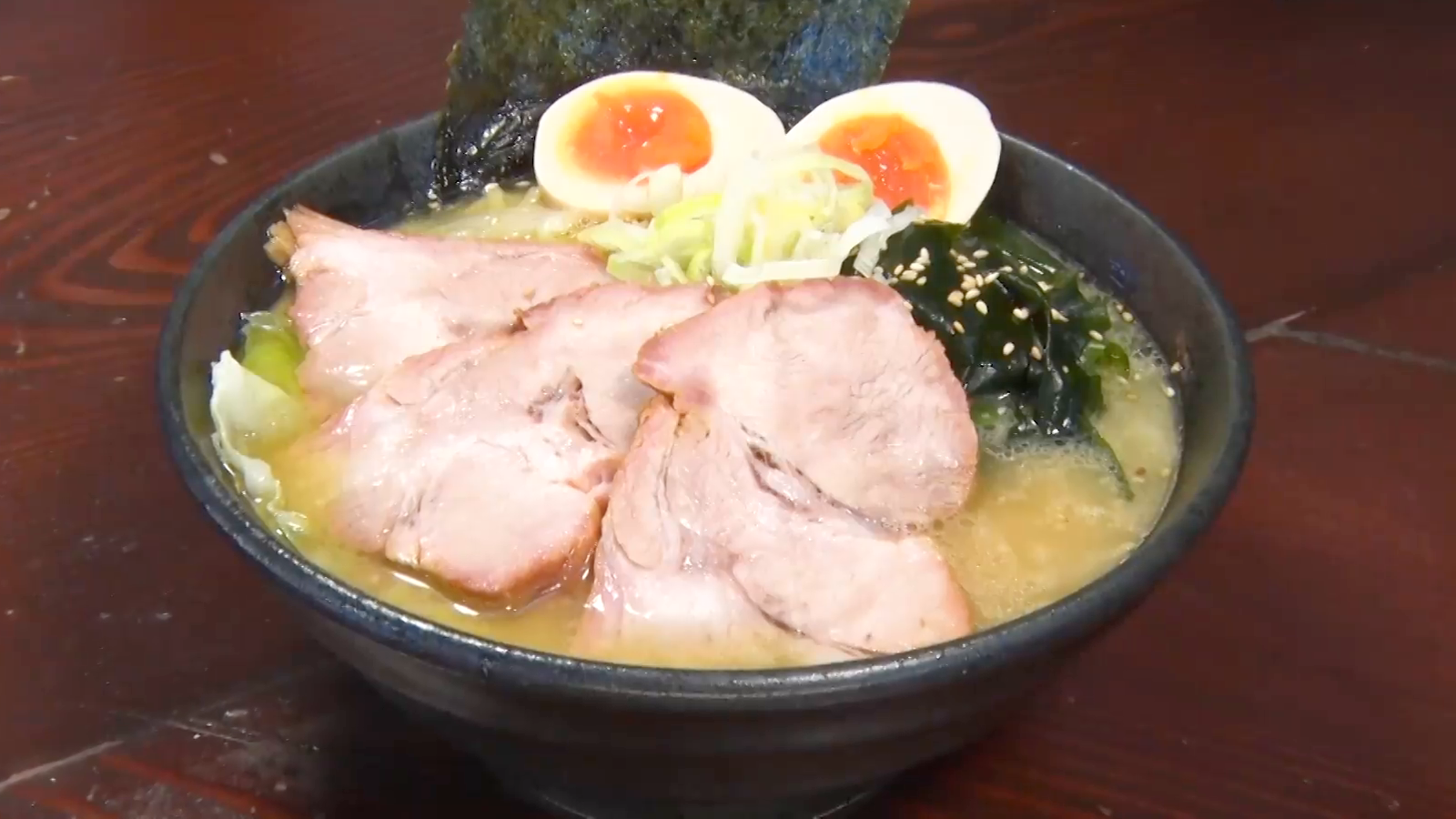 「ナポリタンラーメン」「U字工事が気になるラーメン」